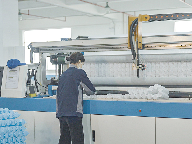 03 Production of semi-automatic spring bed net