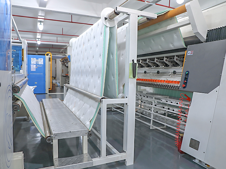 05 Fully automatic pleated cotton production